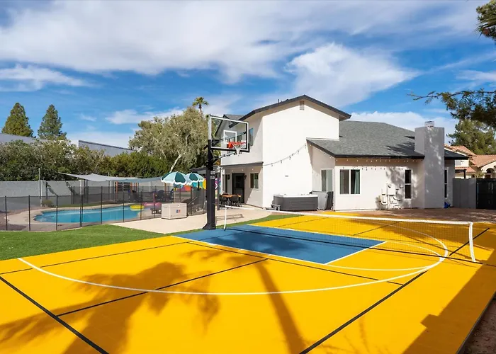 Pickleball Court Movie Theater Puttputt Hottub Phoenix
